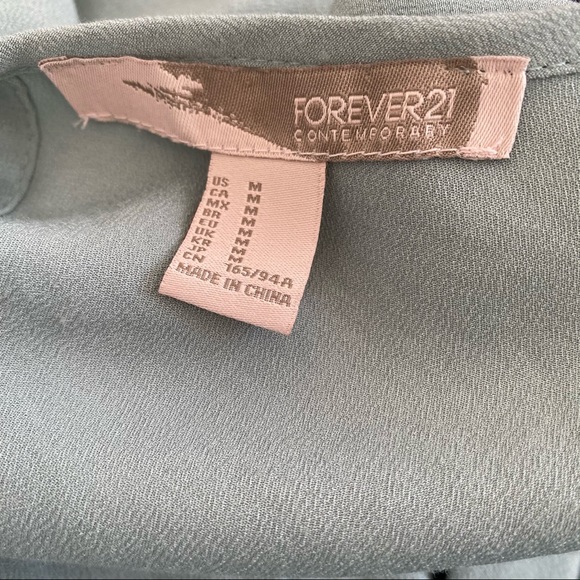FOREVER 21 TOP SLEEVELESS MEDIUM - Picture 2 of 6